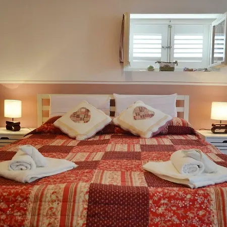 Sheby Studio Garden Apartment *